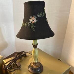 Vint-Pygmalion table lamp floral embroidered shade candlestick-style base New
